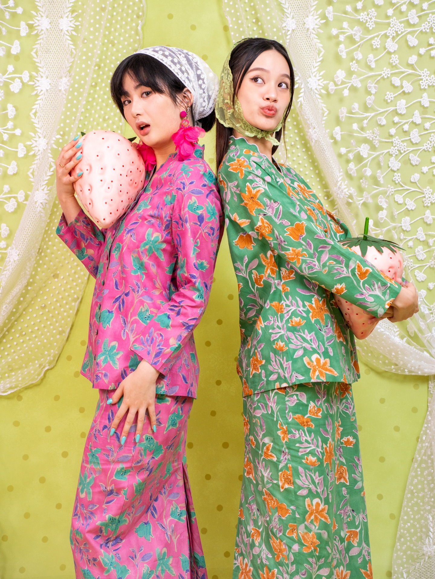 Bayu Somerset Facebook ad: You might just become obsessed with these two.