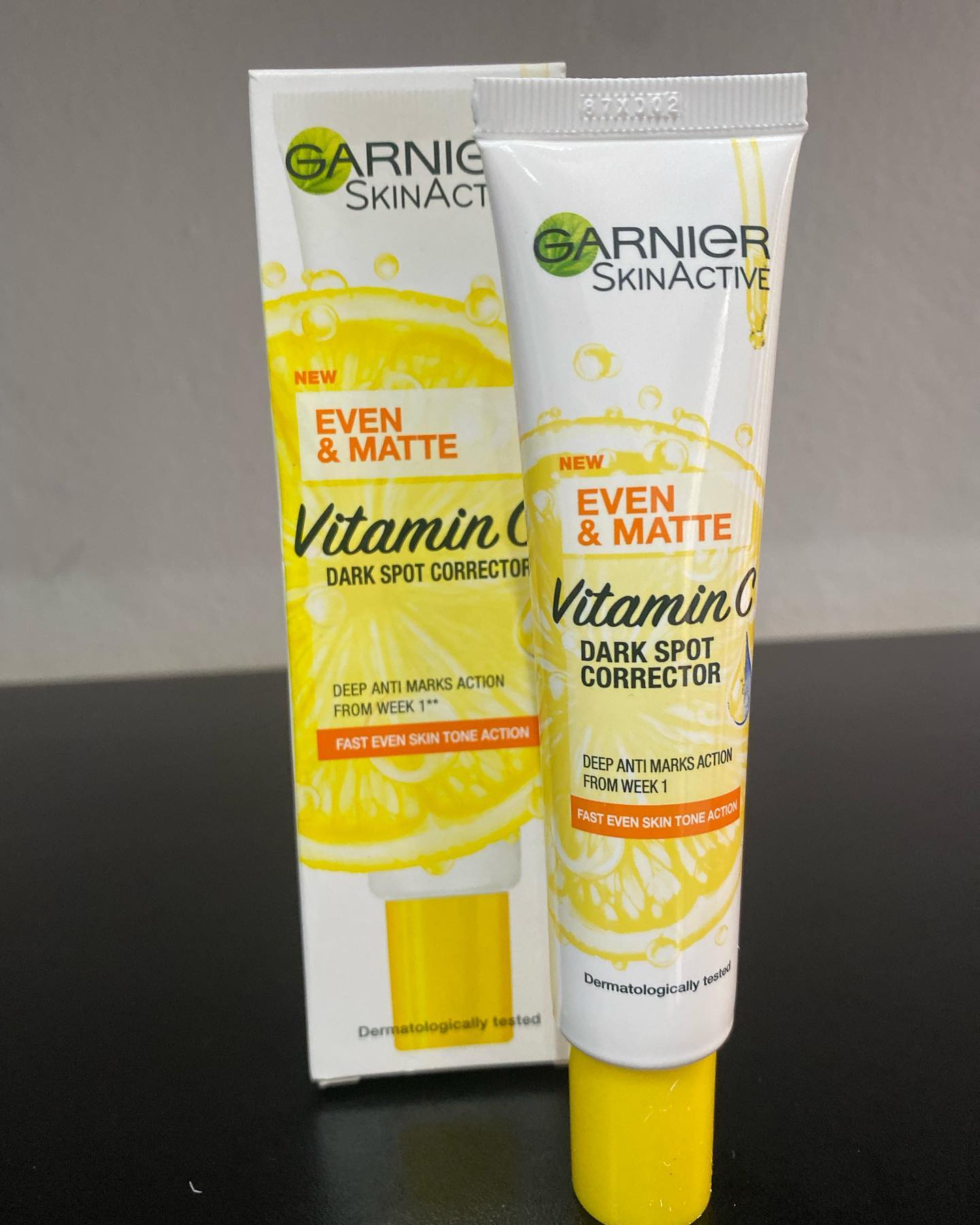evnoia_beauty Facebook ad: GARNIER VITAMIN C Dark Spot Corrector