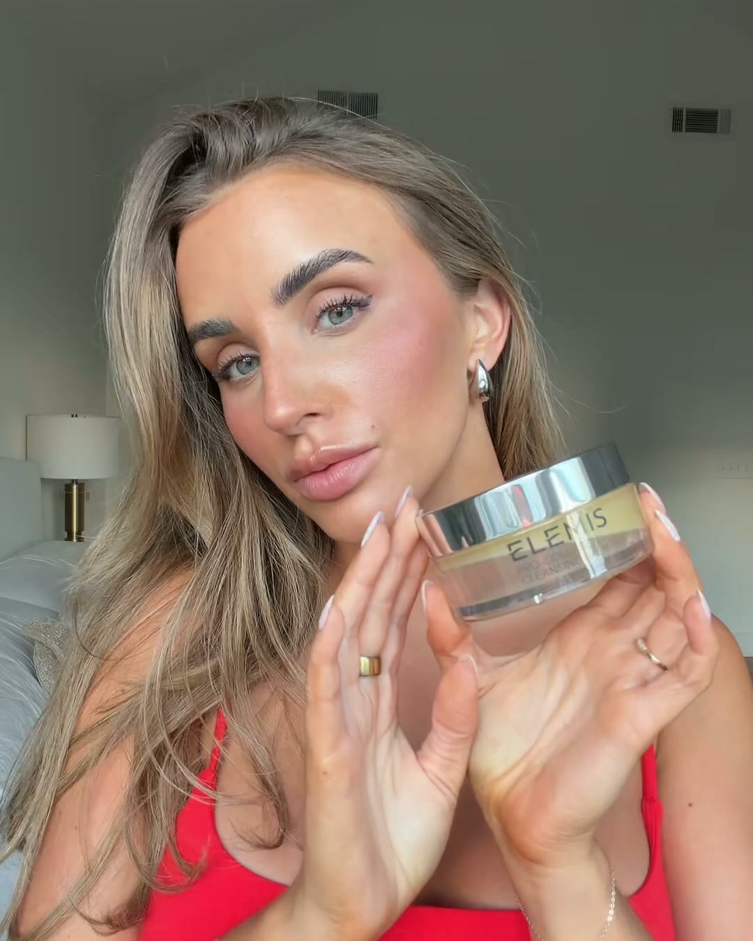 Elemis Facebook ad: The Makeup-Melting Balm