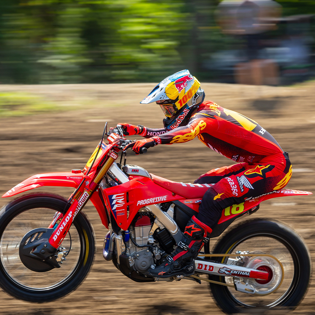 MXstore Facebook ad