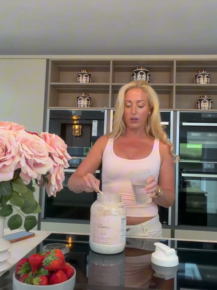Paris Fury Facebook ad: SLIM Meal Replacement from Protein.com