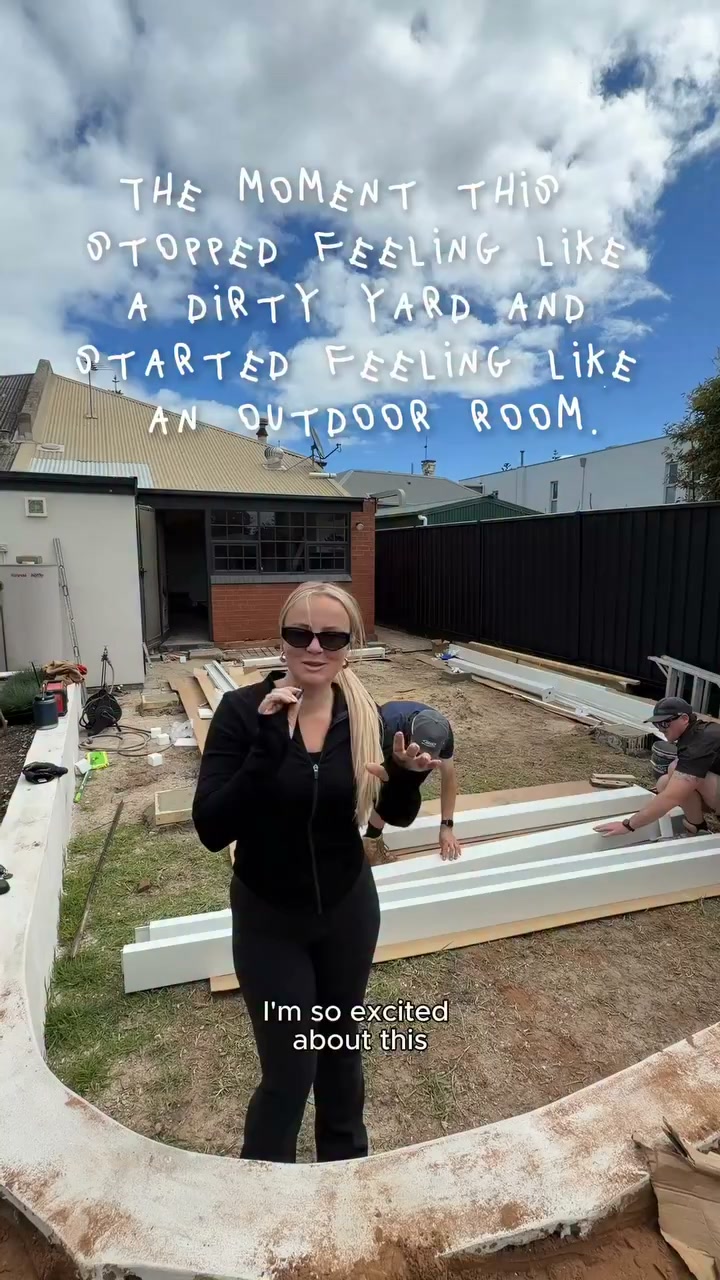 pergolux.au Facebook ad: Transform Your Backyard