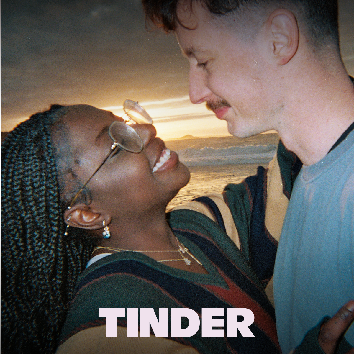 Tinder Facebook ad