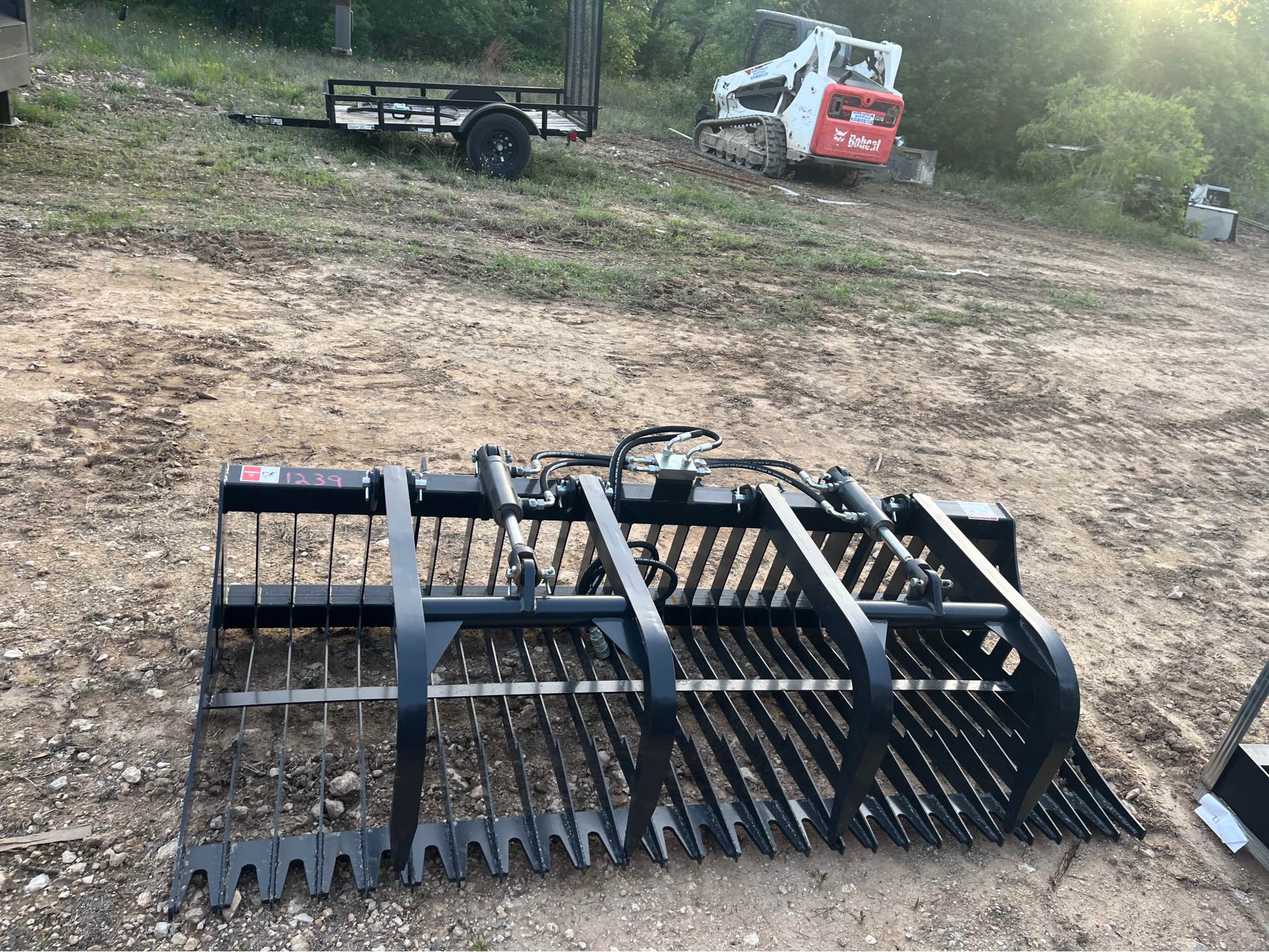Eric Brown Facebook ad: Brand new jct double cylinder grapple bucket for skid steer