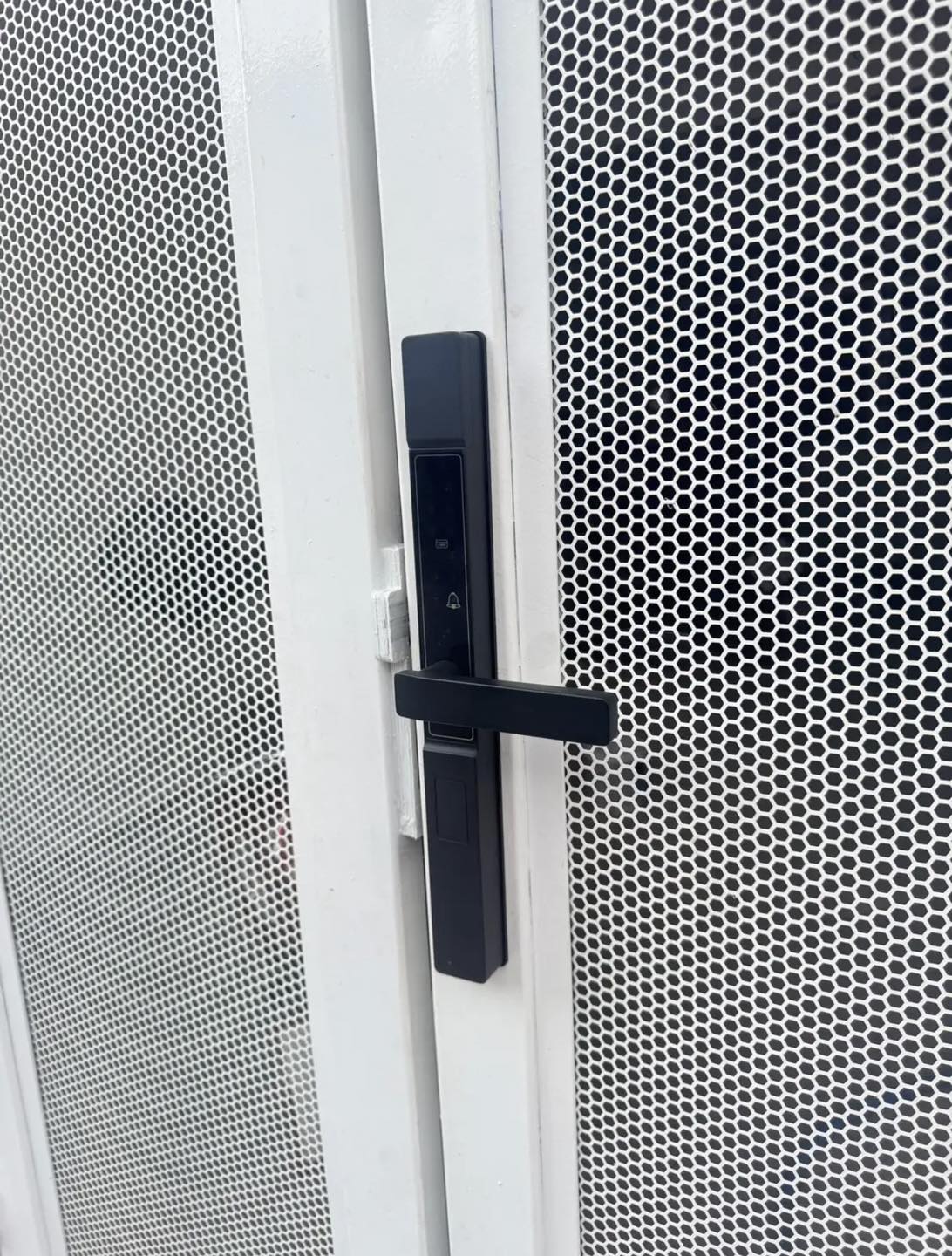 KOA Digital Door Lock กลอนประตูดิจิตอลอัจฉริยะ V2 Facebook ad: ผลงานการติดตั้งดิจิตอลล็อครุ่น 9912-B ให้กับลูกค้าหน้างาน…