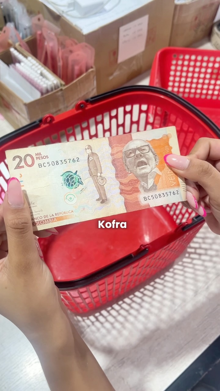 Kofrabeauty Facebook ad: ¡Aquí las 3B sí existen!