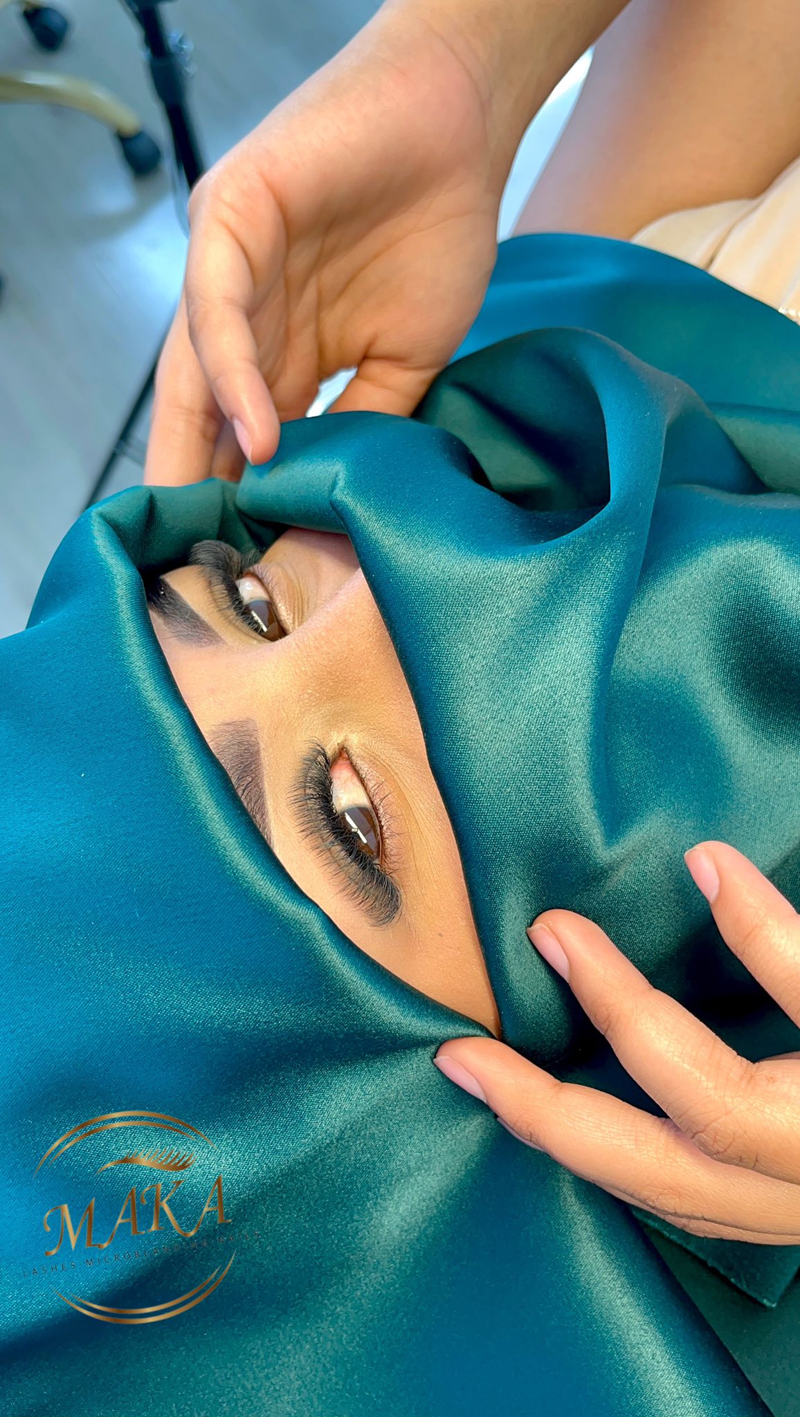Lash&Glam Facebook ad: Realza tu mirada con nuestras técnicas de pestañas