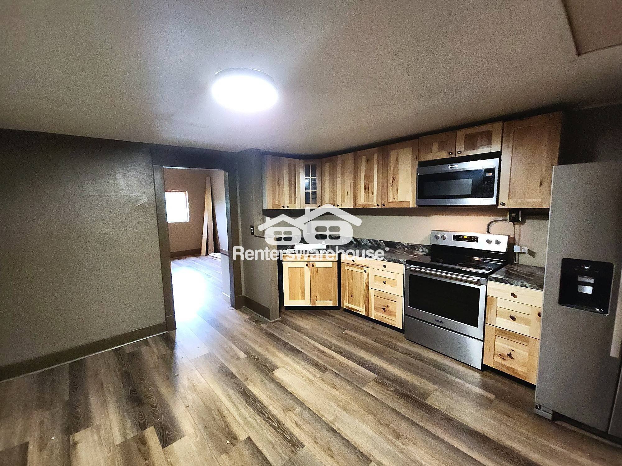 Jay Holzbauer Facebook ad: 1 Bed 1 Bath Apartment