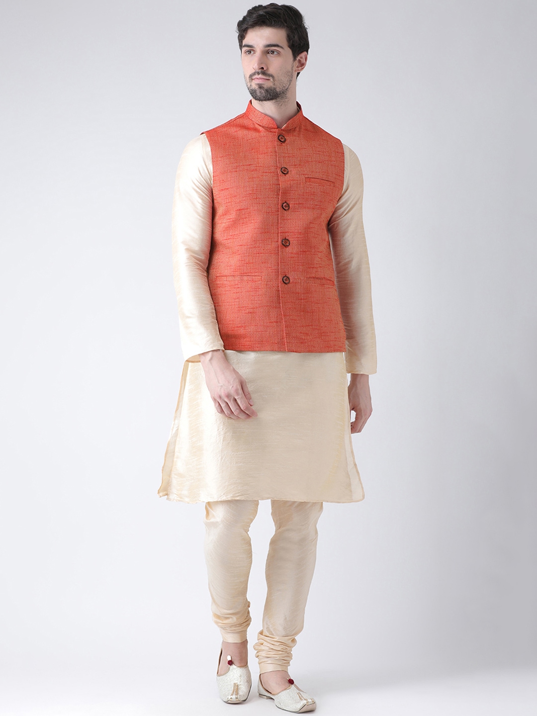 Myntra Facebook ad: 𝗠𝘆𝗻𝘁𝗿𝗮 𝗕𝗶𝗴 𝗙𝗮𝘀𝗵𝗶𝗼𝗻 𝗙𝗲𝘀𝘁𝗶𝘃𝗮𝗹 𝗶𝘀…