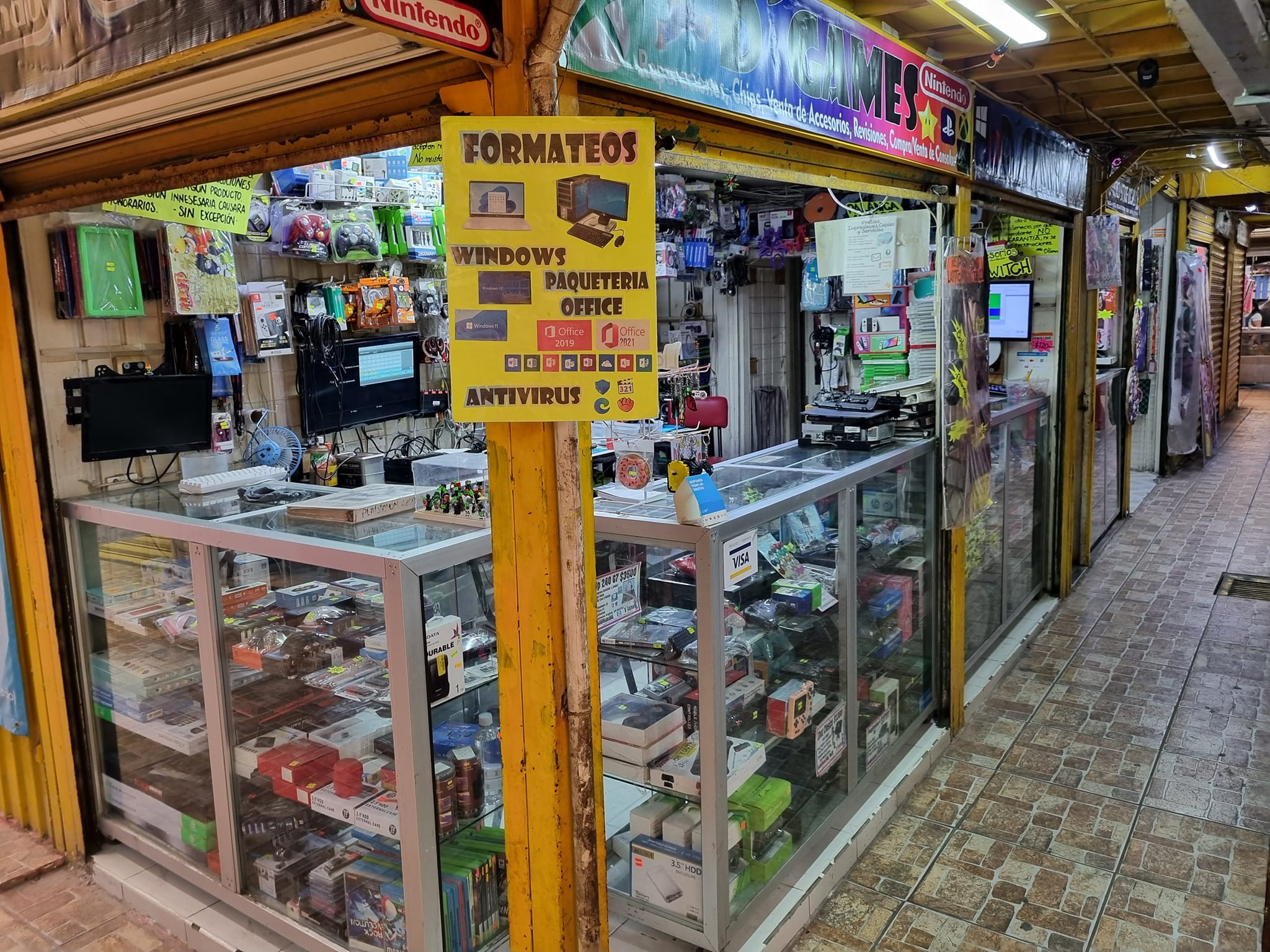 Dgames Izcalli Facebook ad: Somos un taller de reparación, compra y venta…