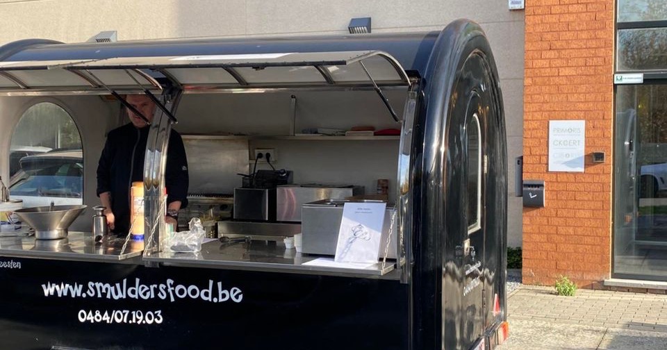 Smuldersfood Facebook ad: U heeft een feestje, Wij beschikken over foodwagens…