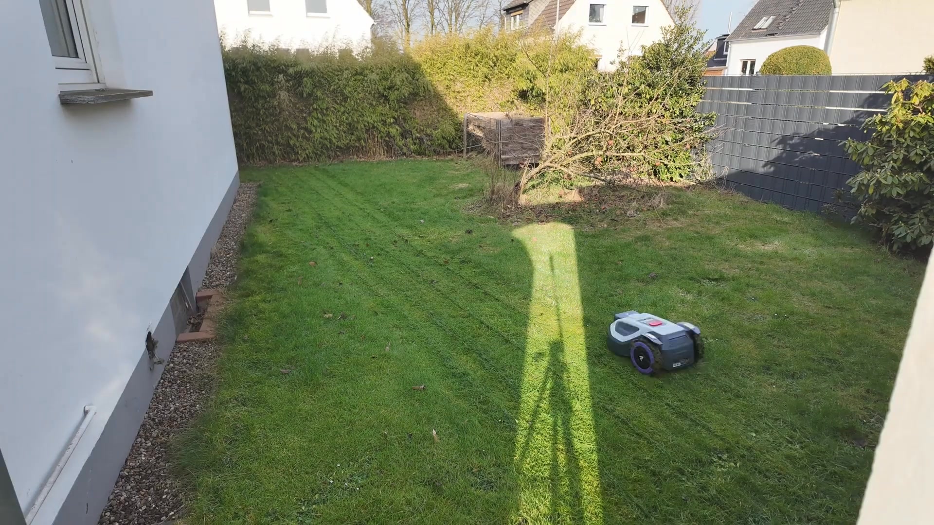 ANTHBOT Facebook ad: Effortless Lawn Care, No Headaches