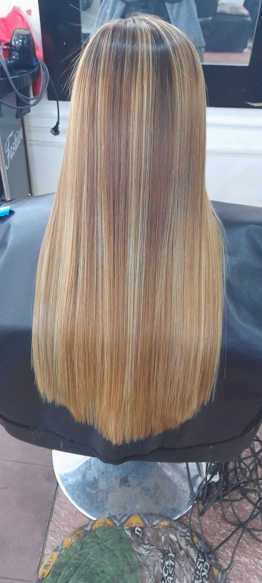 A/1 SALON AVE. Facebook ad: ๐/1 ๐๐๐๐๐ ๐๐๐๐๐๐ ๐๐๐๐!