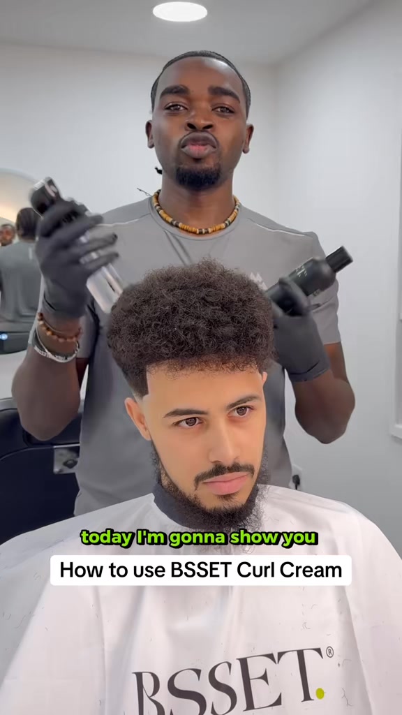 bsset.styling Facebook ad: Unlock Defined Curls in One Easy Step