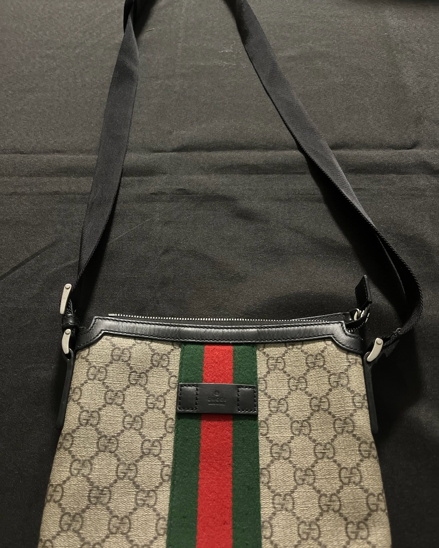 Daele O'Connor Facebook ad: Gucci Supreme Crossover Bag with Certificate