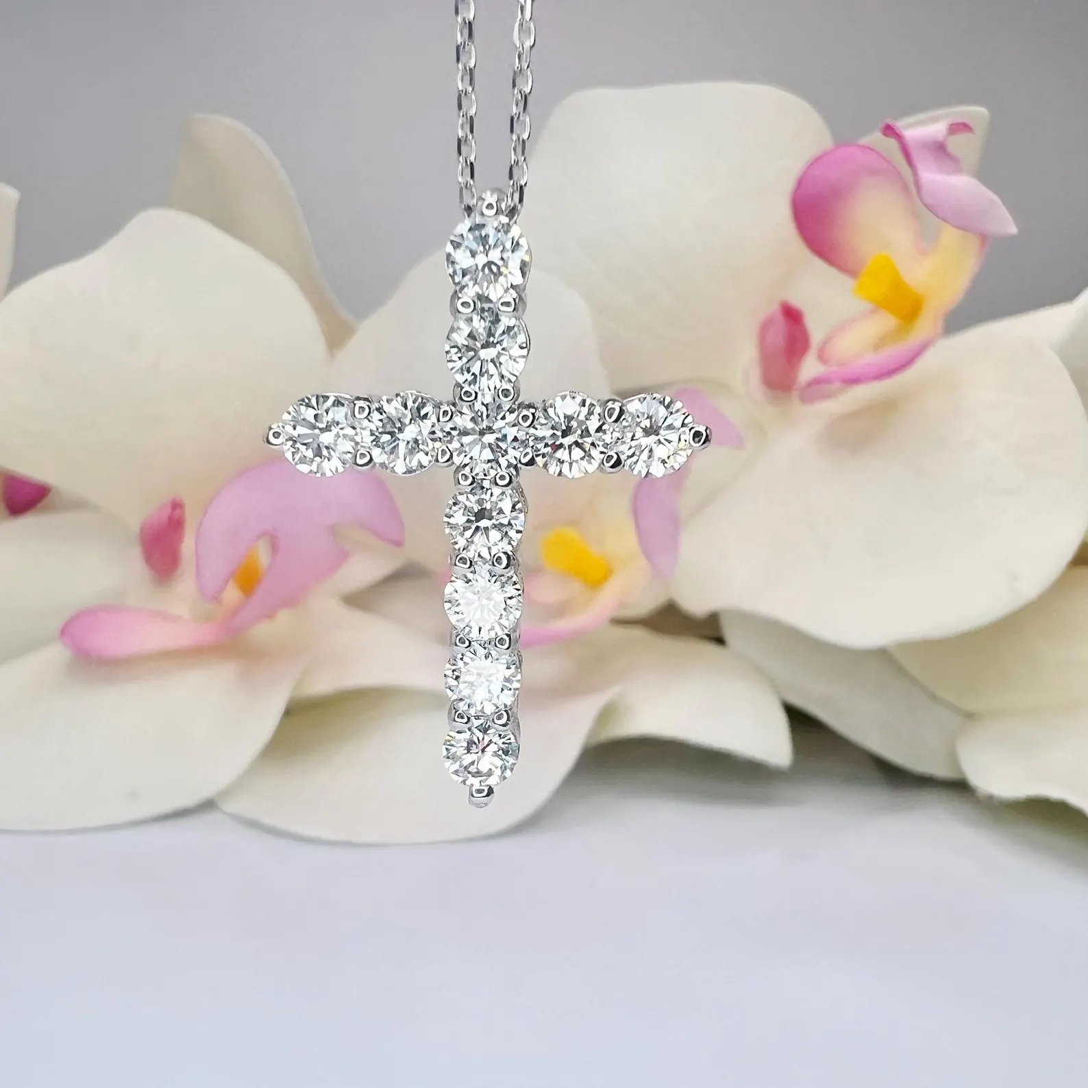Infinity Jewelers USA Facebook ad from Dec 15, 2025