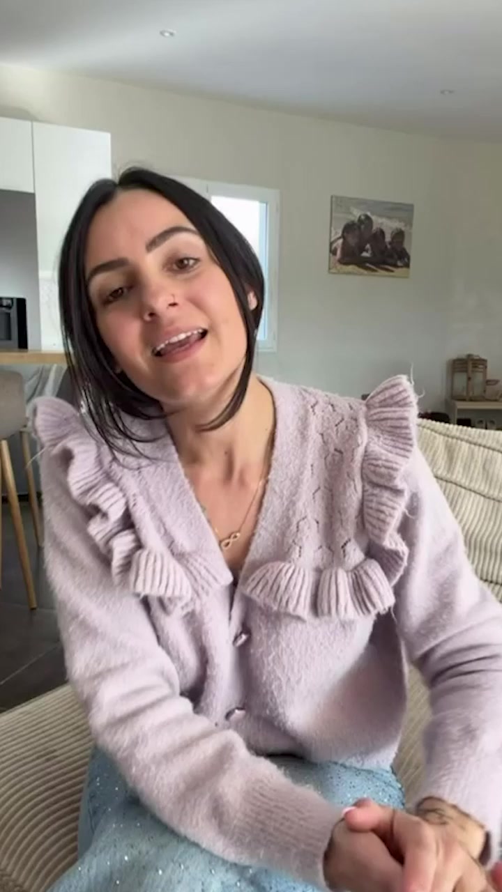 MIRO France Facebook ad: 2 chiffons achetés, le 3ème est offert!