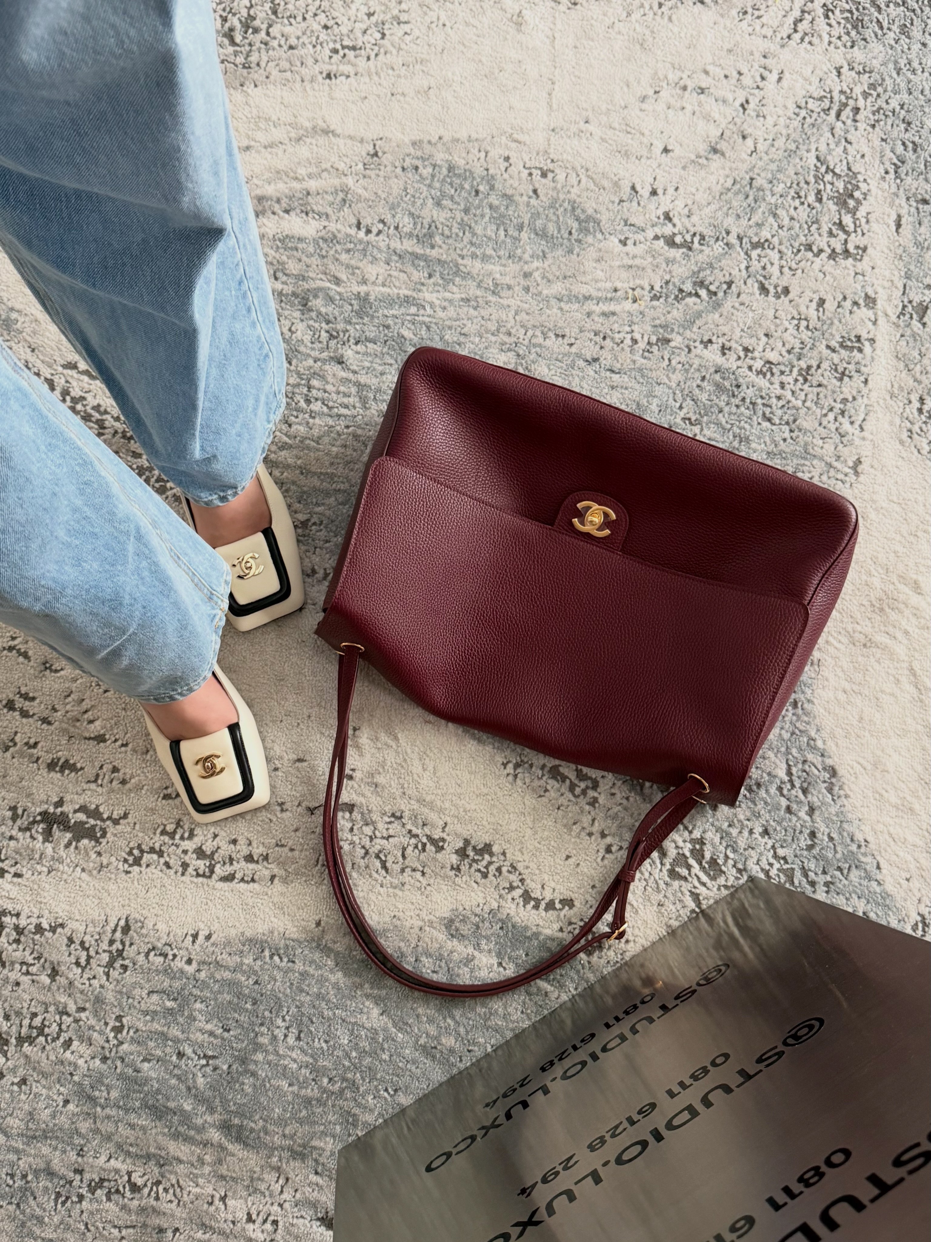 Studio Luxco Facebook ad: Keeping it stylish and simple with our straight-cut…