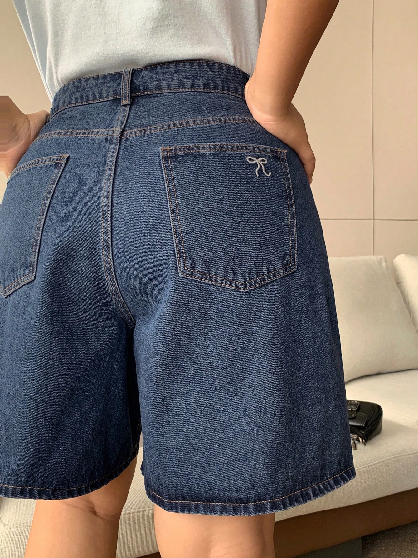 SHEIN CURVE Facebook ad: Explore the fashion universe.