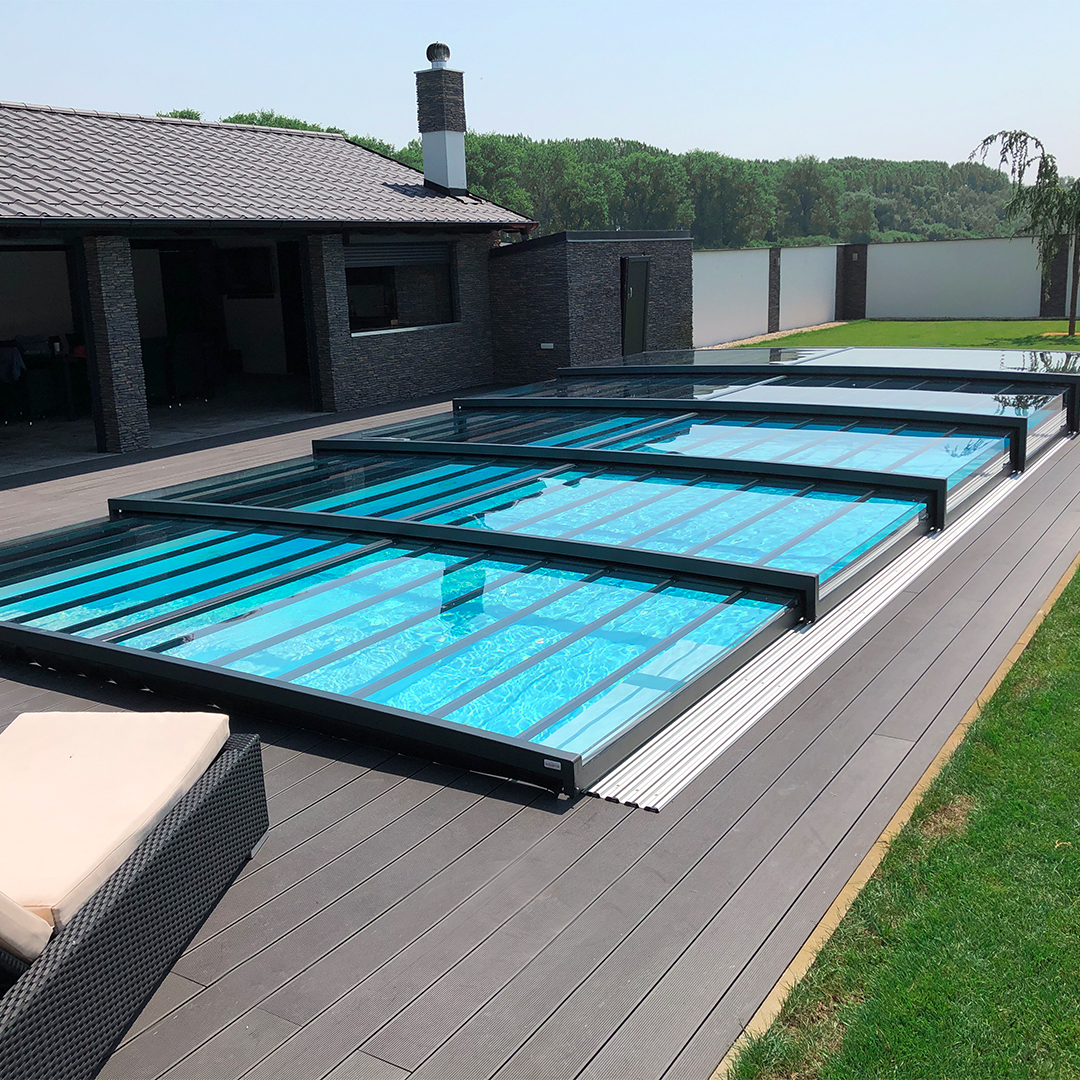 poolakademie.de Facebook ad: Finde jetzt deine individuelle Poolabdeckung.