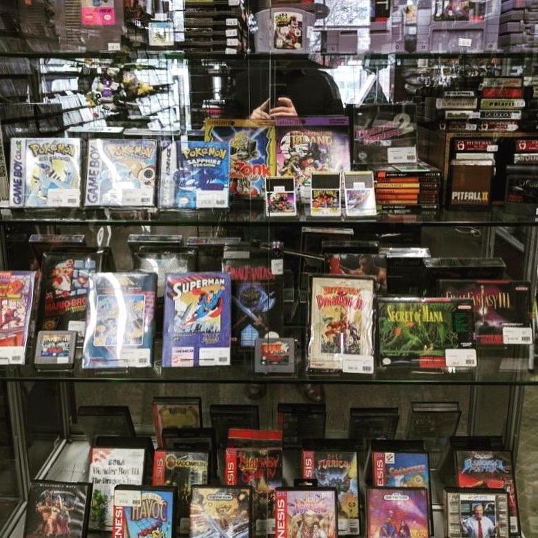 Replay'd Facebook ad: We specialize in retro video games, current gen…
