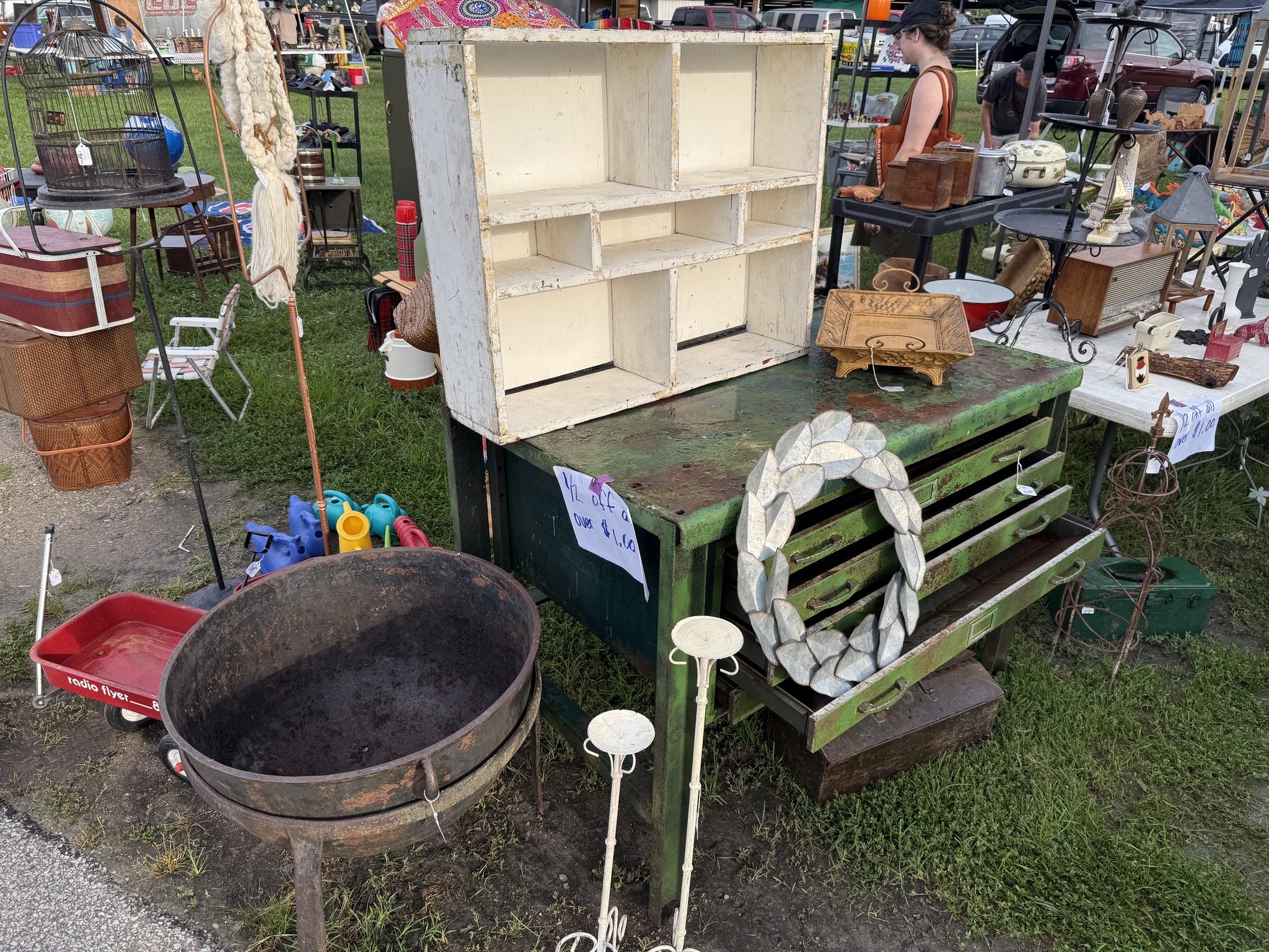 Tri-State Antique Market Facebook ad