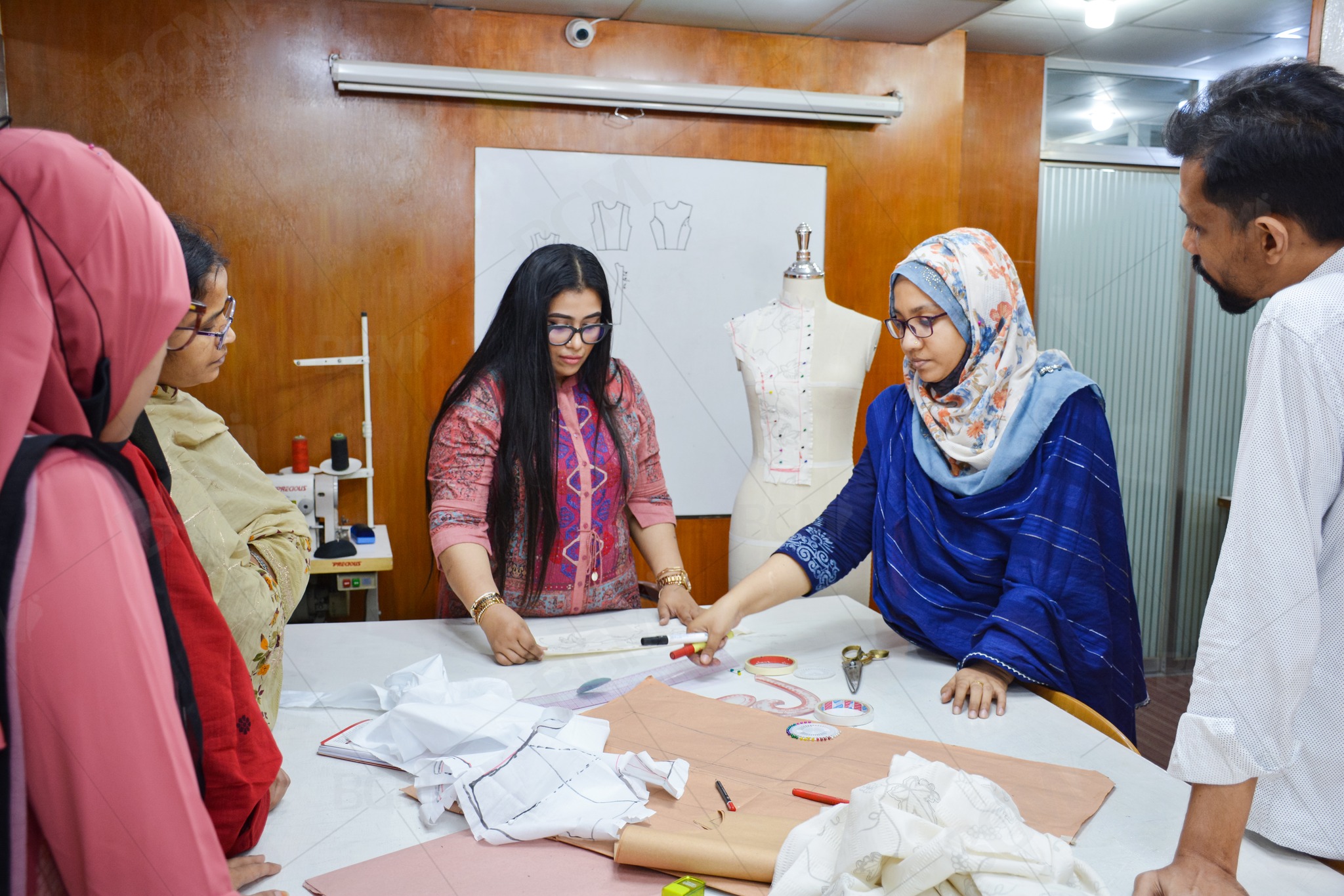 BGMI to reach your goal in garment industry Facebook ad: বায়িং হাউজ ও গার্মেন্টস বিষয়ক প্রফেশনাল কোর্সে ভর্তি…