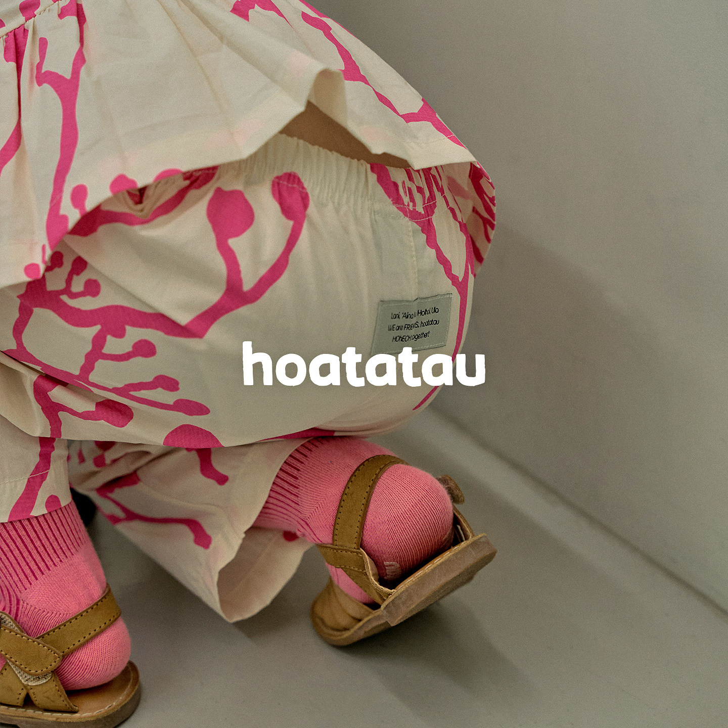 hoatatau Facebook ad: 全球配送 享有 US$5 折扣 加入 hoatatau