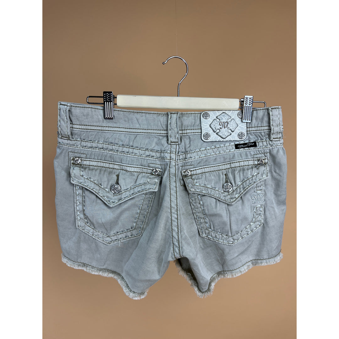Arkive Vintage official Facebook ad: Real vintage. Real stories.