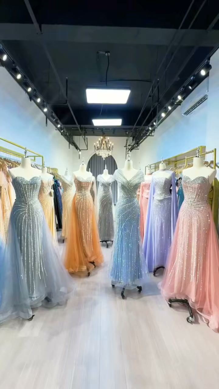 Eveningdress factory Facebook ad: Wholesale & Custom Evening Dresses