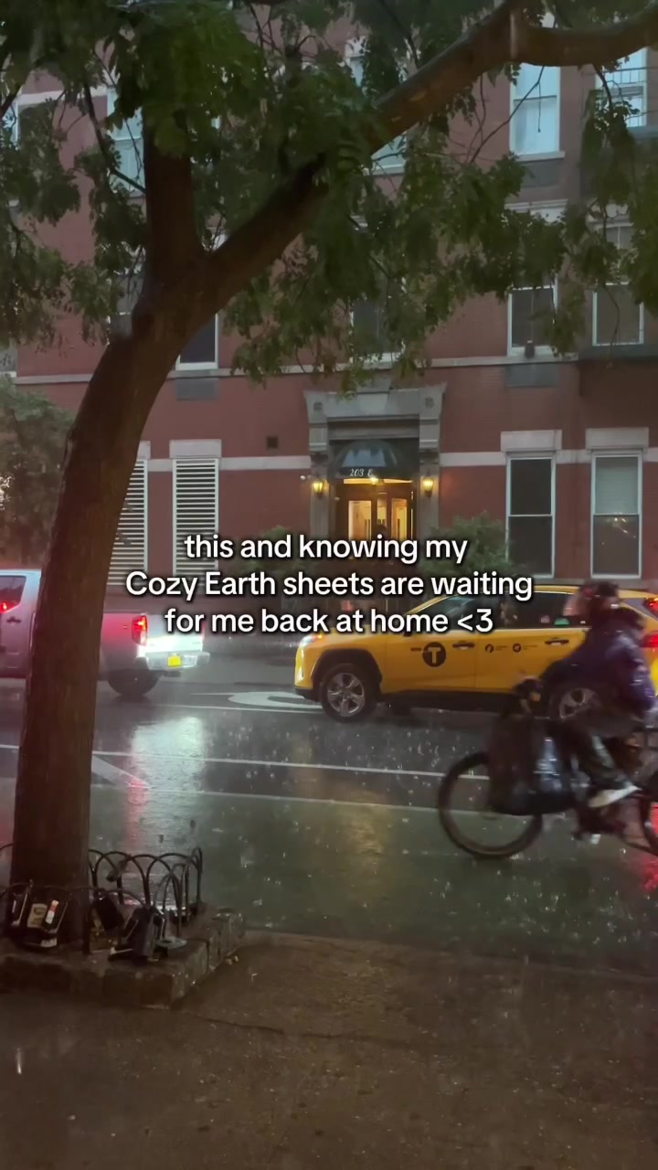 Cozy Earth Facebook ad: Comfort Looks Good on You