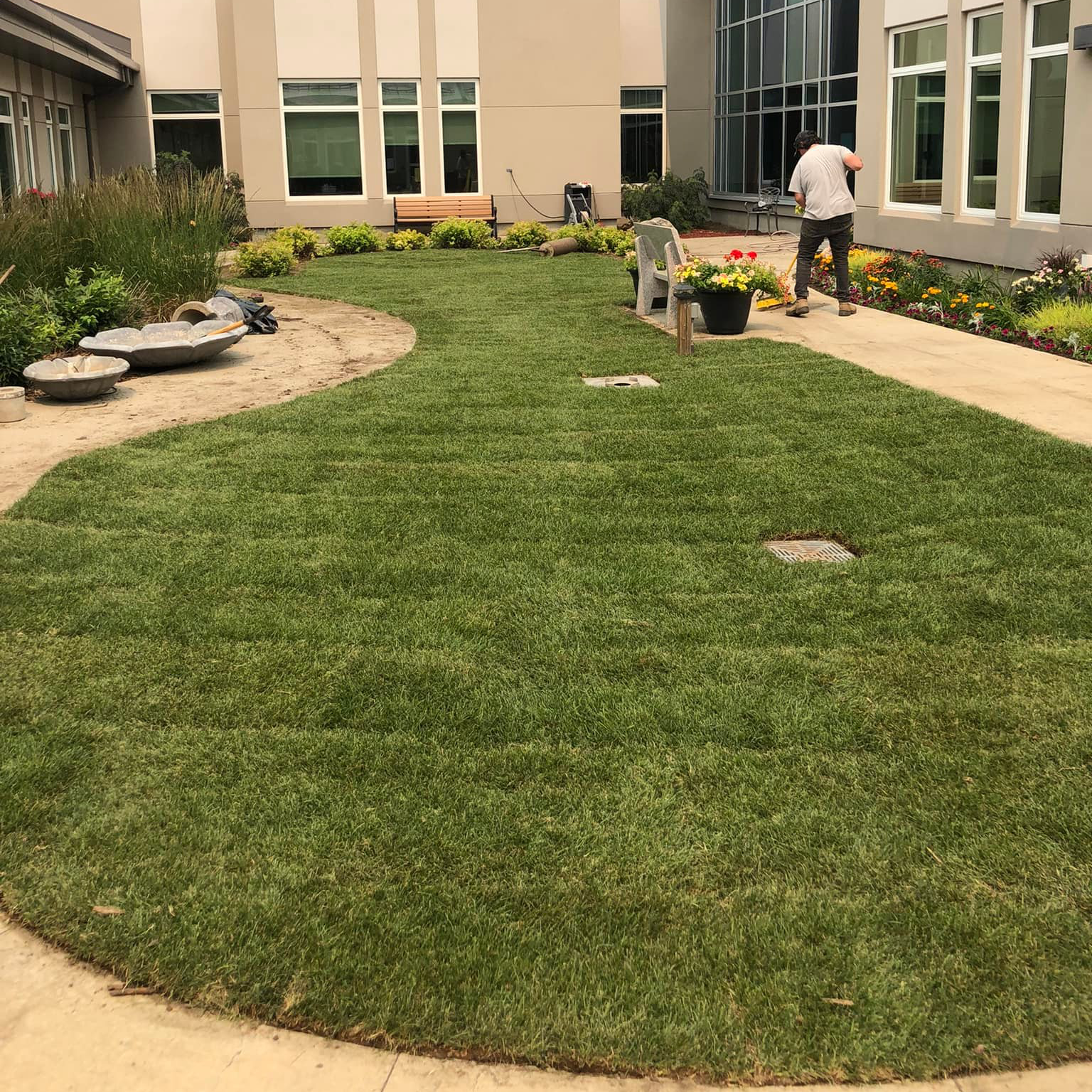 Kearney Kleaning and Landscaping Facebook ad: Chat in Messenger