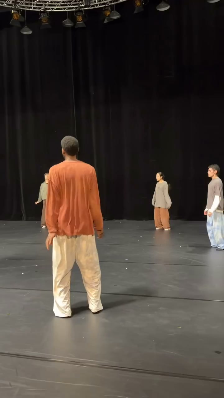 Humanhood - Julia Robert & Rudi Cole Facebook ad: Move Like A Dancer | 15 Minutes A Day