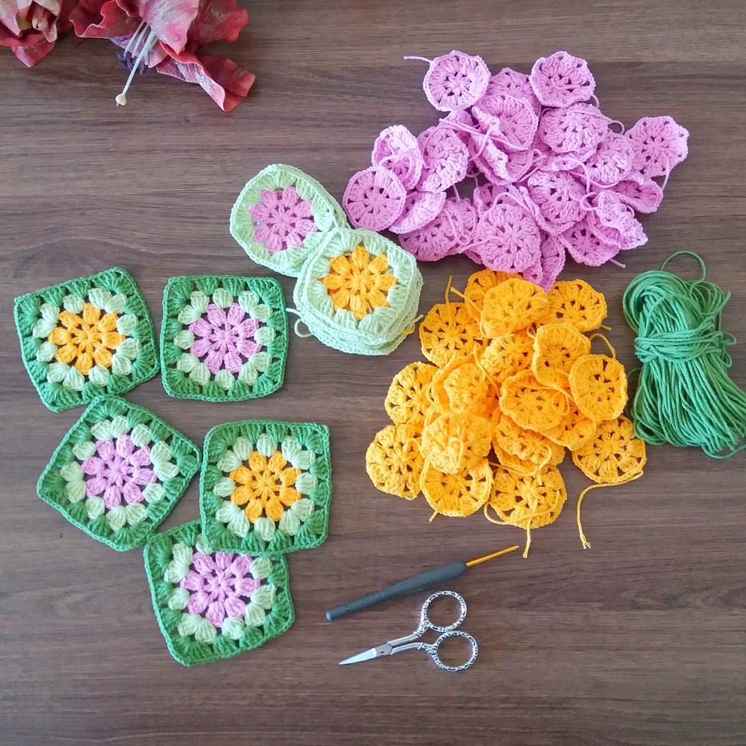 Crochet Pattern 005 Facebook ad: Blooming beauties