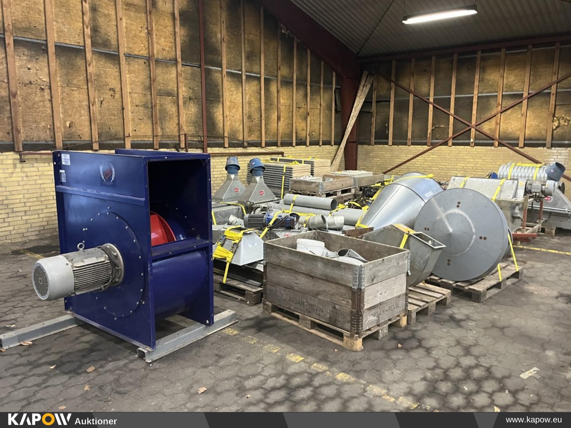 Kapow Auctions Facebook ad