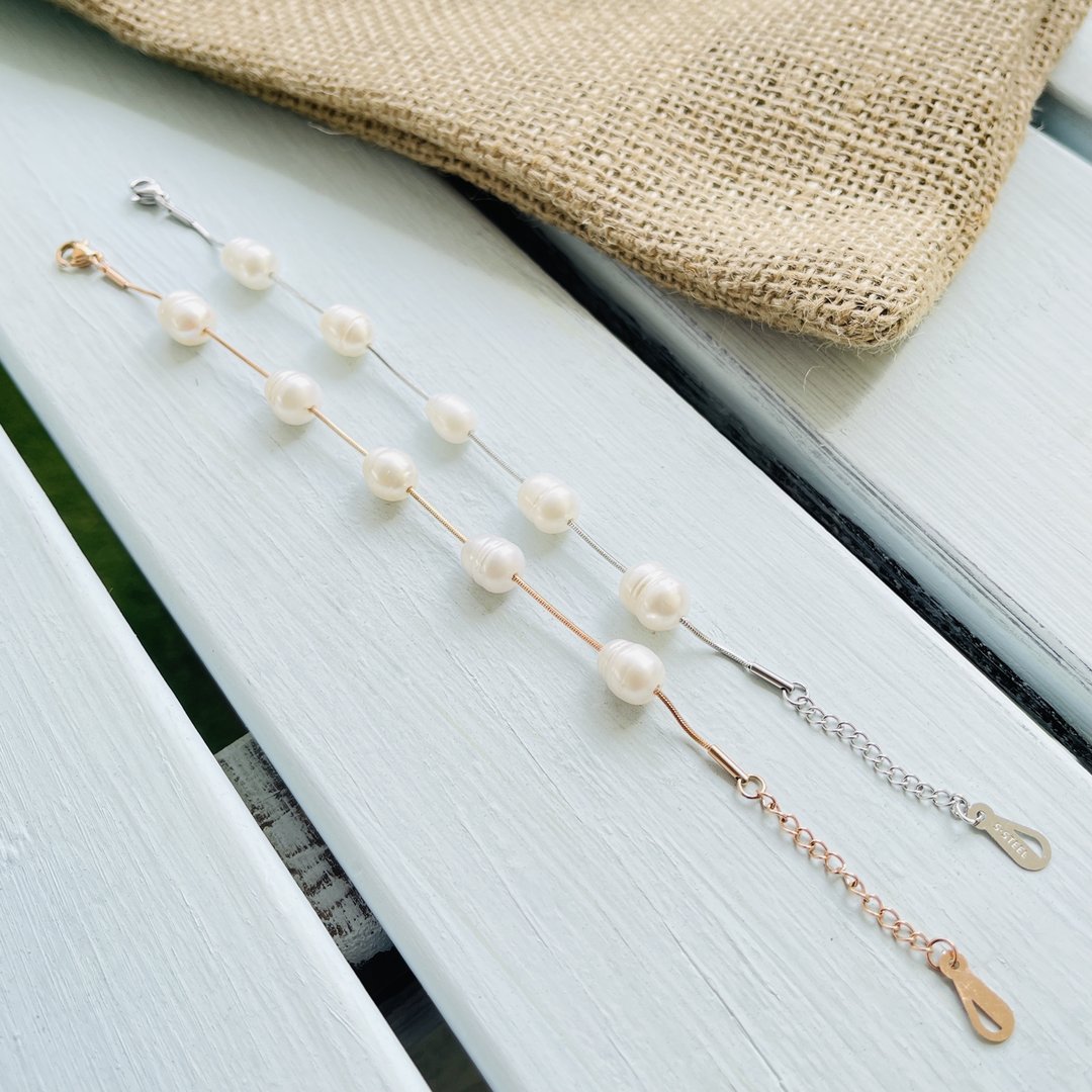 Nicolaos  jewelry Facebook ad