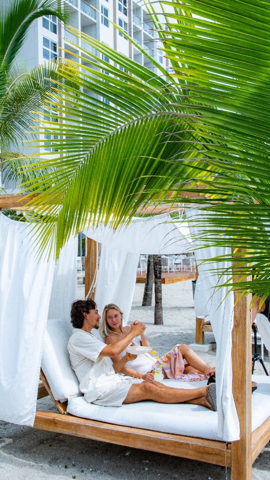 Radisson Riviera Panamá Facebook ad: The Seven Mile Beach Resort - Radisson Riviera…