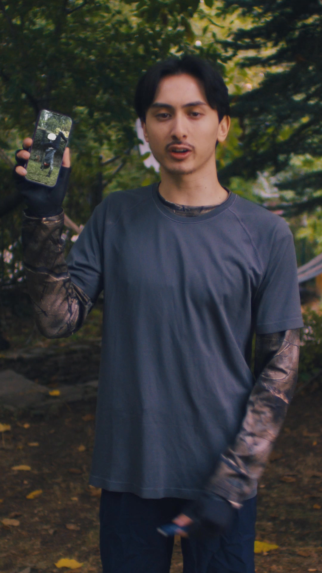 Sandisk Facebook ad: SANDISK Phone Drive.