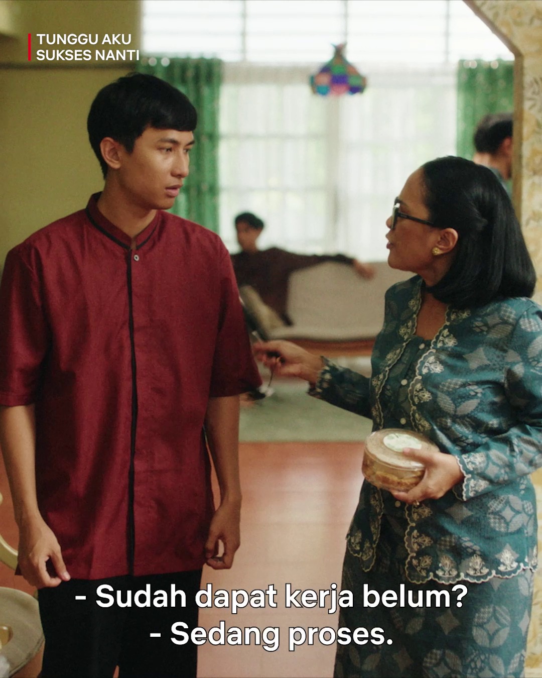 Netflix Facebook ad: Tante rempong kayak gini pasti adaaa aja di…