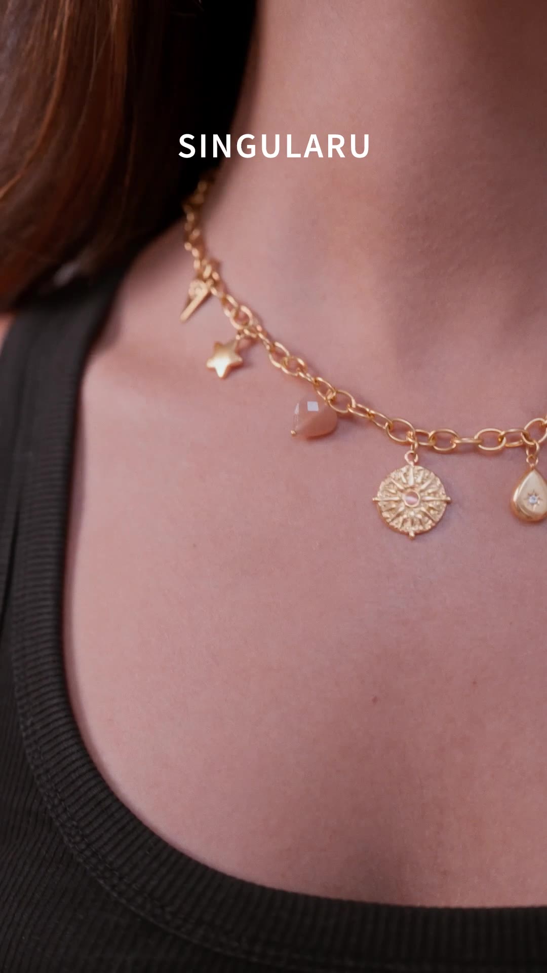 Singularu Jewels Facebook ad: Para ser muy charming solo te hace falta…