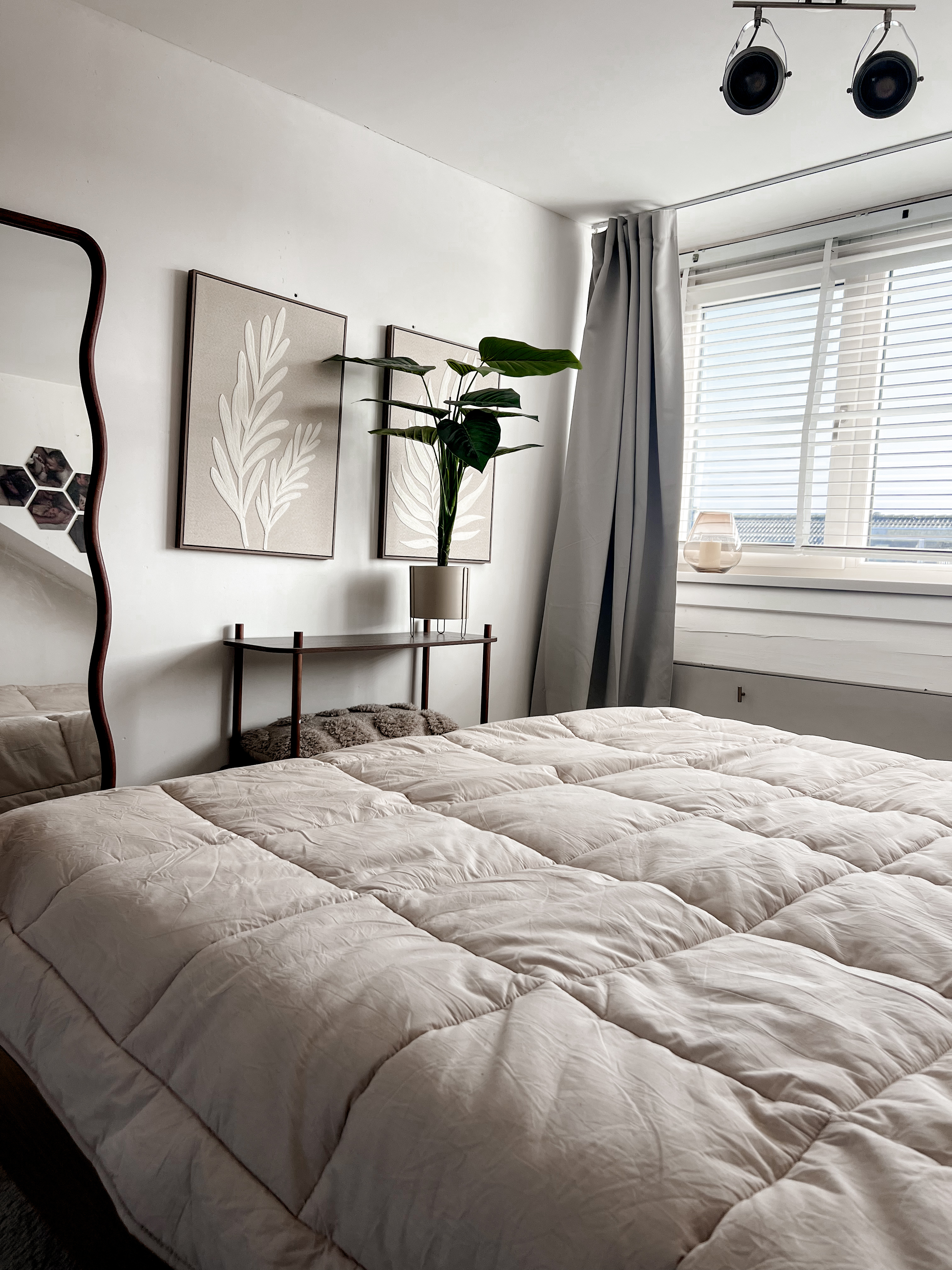 HappyBed Facebook ad