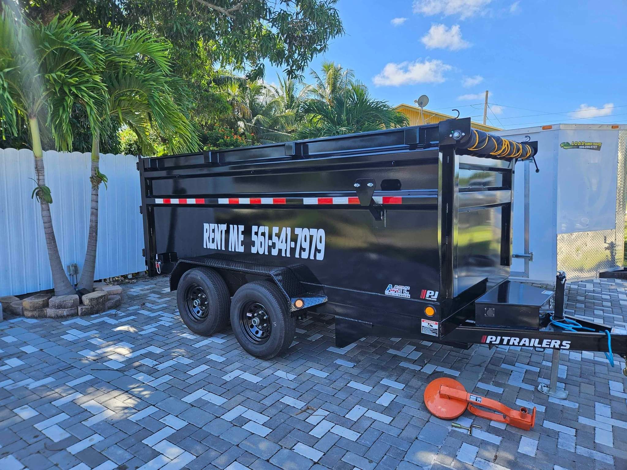 Michel Enriquez Facebook ad: Dump Trailer For Rent