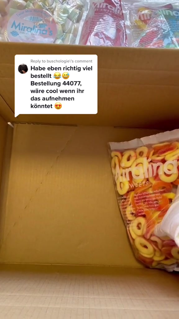 Miralina's Halal Sweets Facebook ad: Entdecke unsere große Auswahl an Halal-Süßwaren