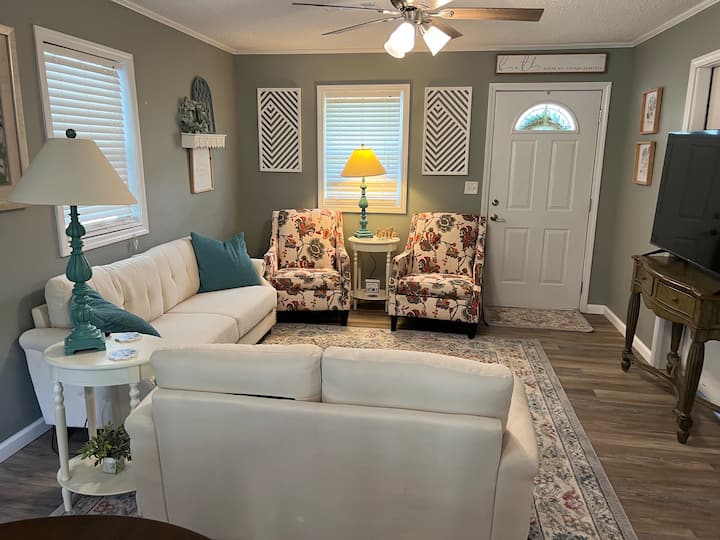 Conran Properties LLC Facebook ad: Home in Portageville · ★4.87 · 3 bedrooms · 3 beds · 1 bath