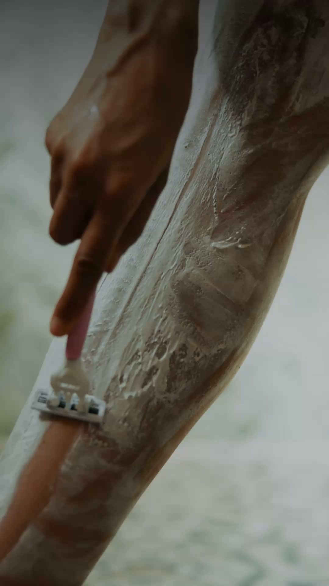 Anoo's Facebook ad: Stop Struggling With Waxing & Shaving