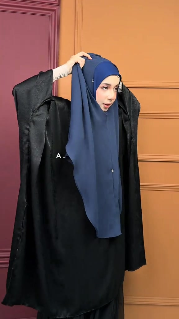 Zihaluv RTW Facebook ad: Sarung Je Terus Siap, Tudung Berdagu Less Iron Kini Di…