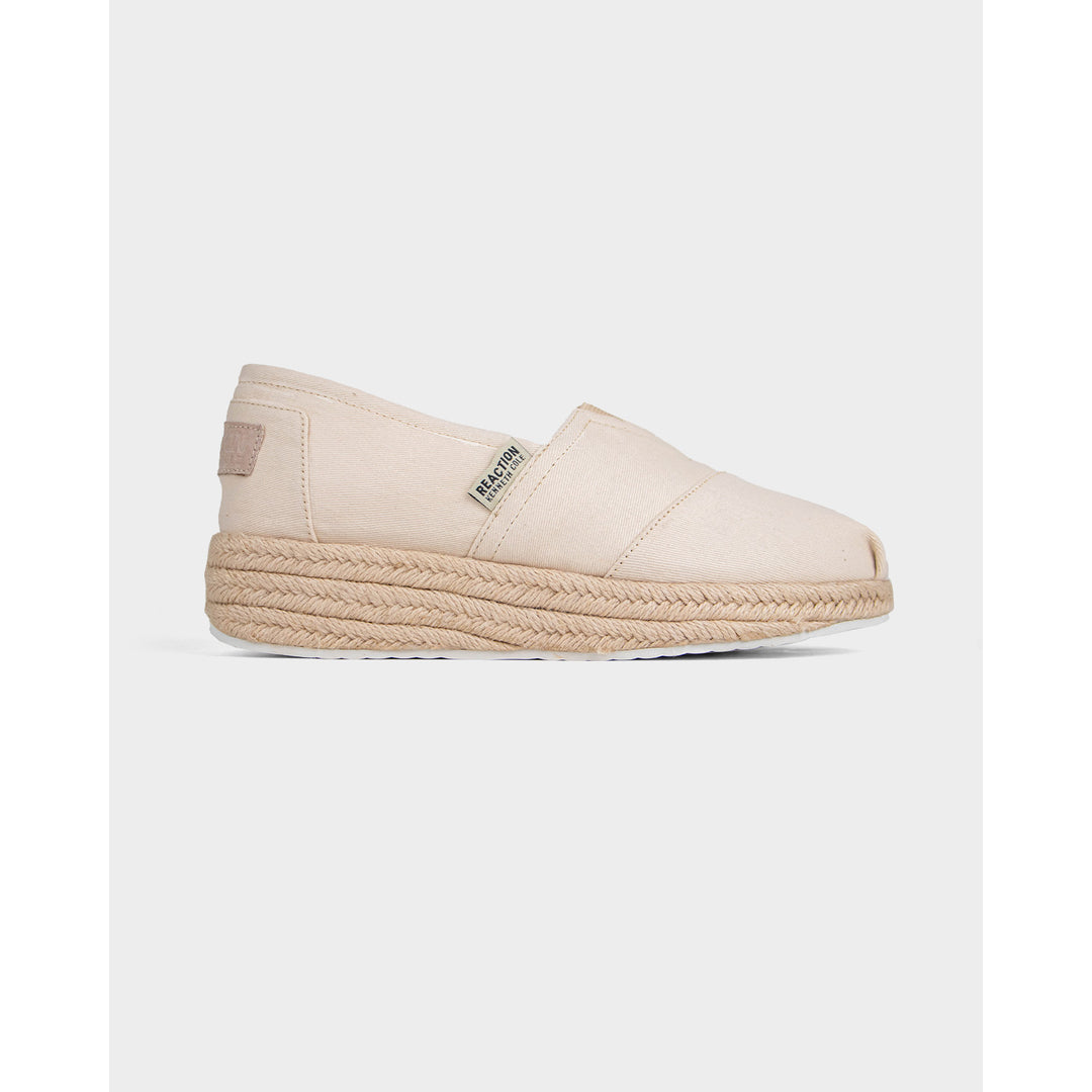 Kenneth Cole Honduras Facebook ad: 𝗘𝗹 𝘇𝗮𝗽𝗮𝘁𝗼 𝗰𝗼𝗿𝗿𝗲𝗰𝘁𝗼 𝗰𝗮𝗺𝗯𝗶𝗮 𝘁𝗼𝗱𝗼…