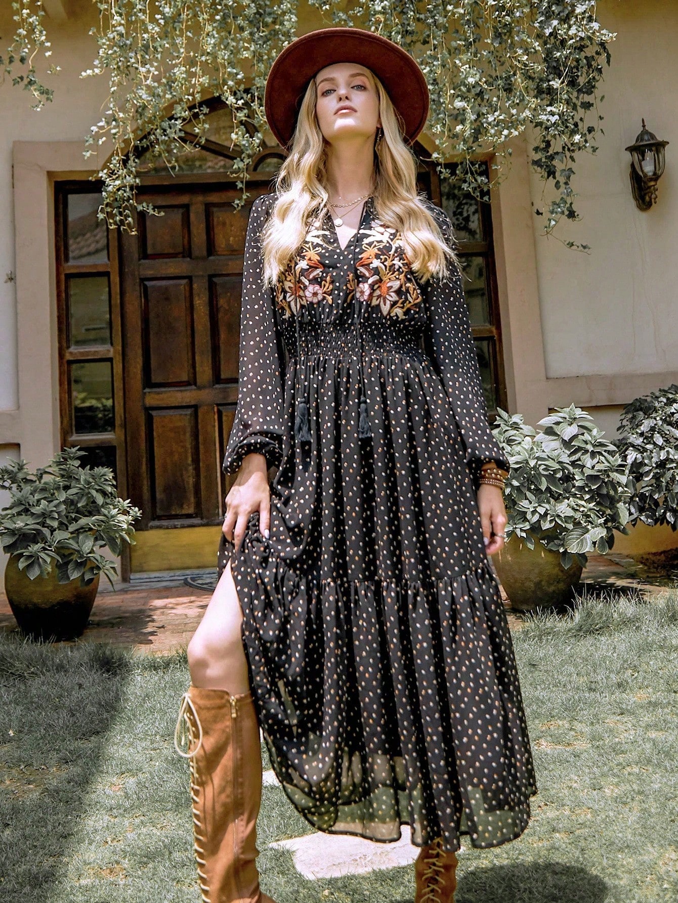 SHEIN CURVE Facebook ad: Explore the fashion universe.