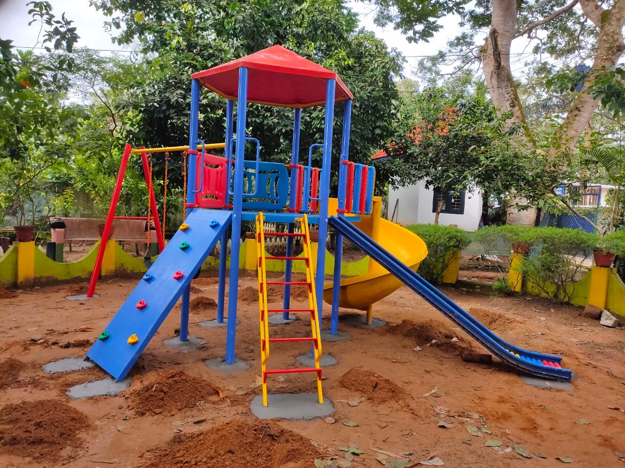 Real play equipments Facebook ad: ๐๐ง๐๐จ๐จ๐ซ,๐๐ฎ๐ญ๐๐จ๐จ๐ซ ๐๐ฅ๐๐ฒ ๐๐ช๐ฎ๐ข๐ฉ๐ฆ๐๐ง๐ญ.&โฆ