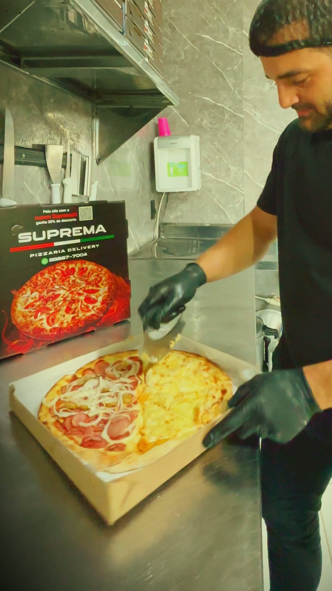 Pizzaria Suprema Delivery Facebook ad: 3 motivos para pedir a sua Suprema